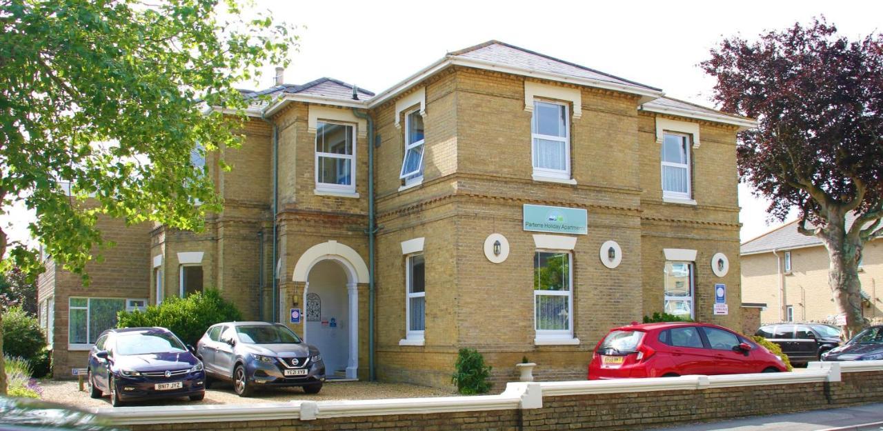 Parterre Holiday Apartments Sandown Bagian luar foto