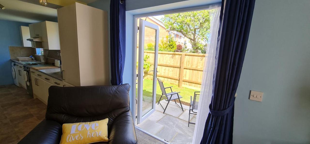 Parterre Holiday Apartments Sandown Bagian luar foto