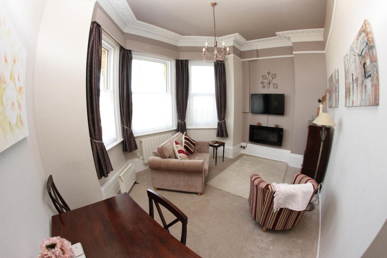 Parterre Holiday Apartments Sandown Bagian luar foto