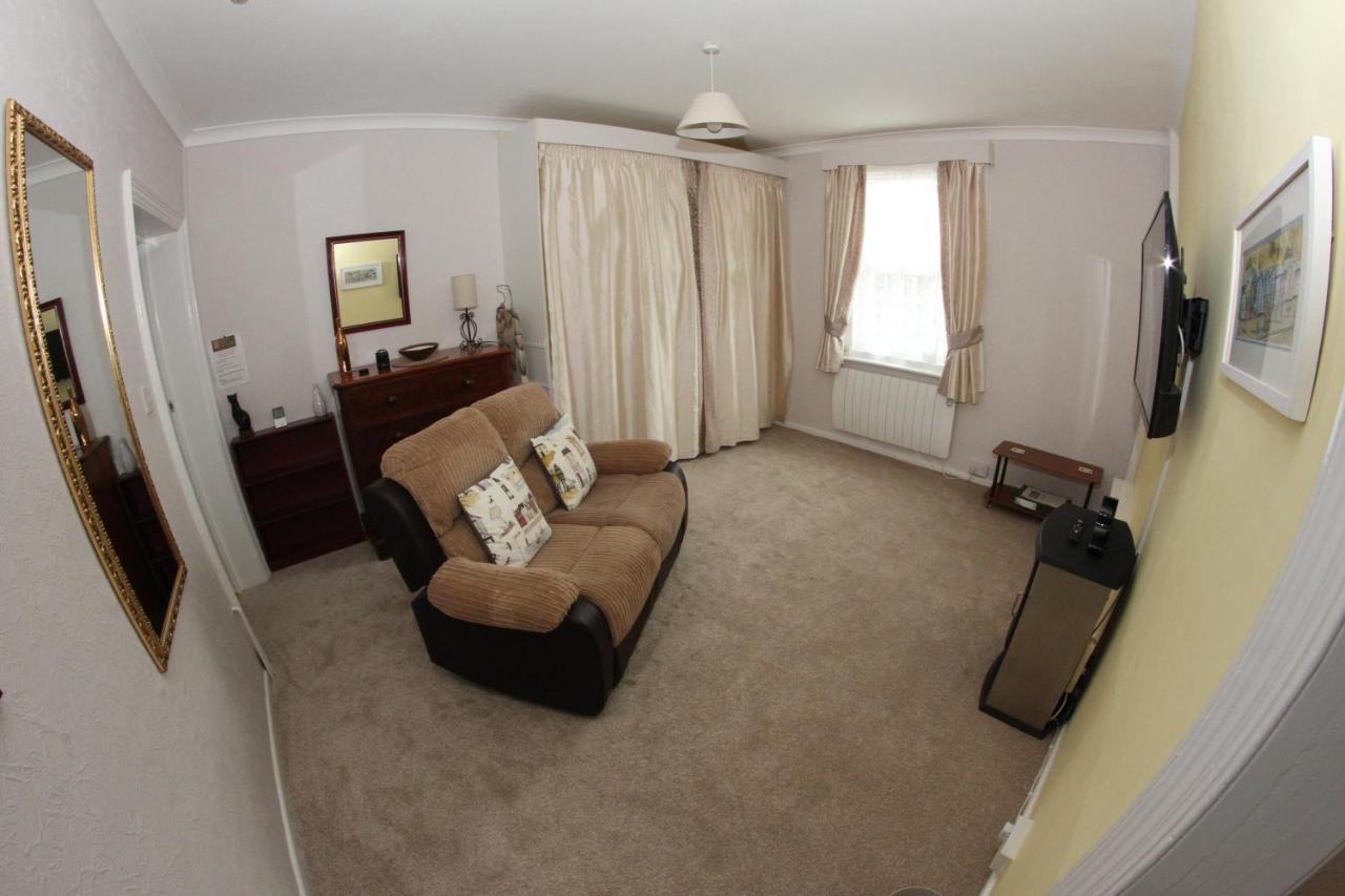 Parterre Holiday Apartments Sandown Bagian luar foto