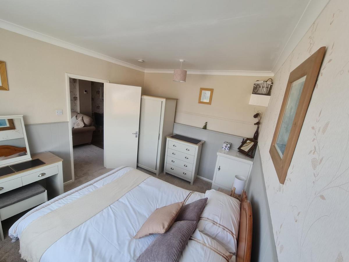 Parterre Holiday Apartments Sandown Bagian luar foto