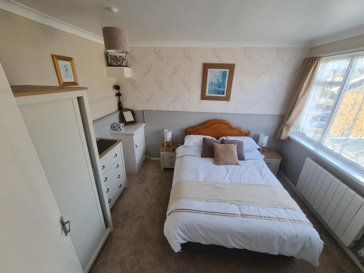 Parterre Holiday Apartments Sandown Bagian luar foto