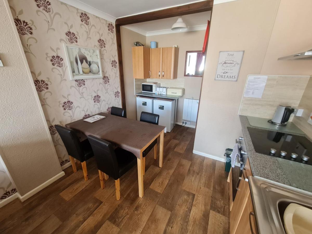 Parterre Holiday Apartments Sandown Bagian luar foto