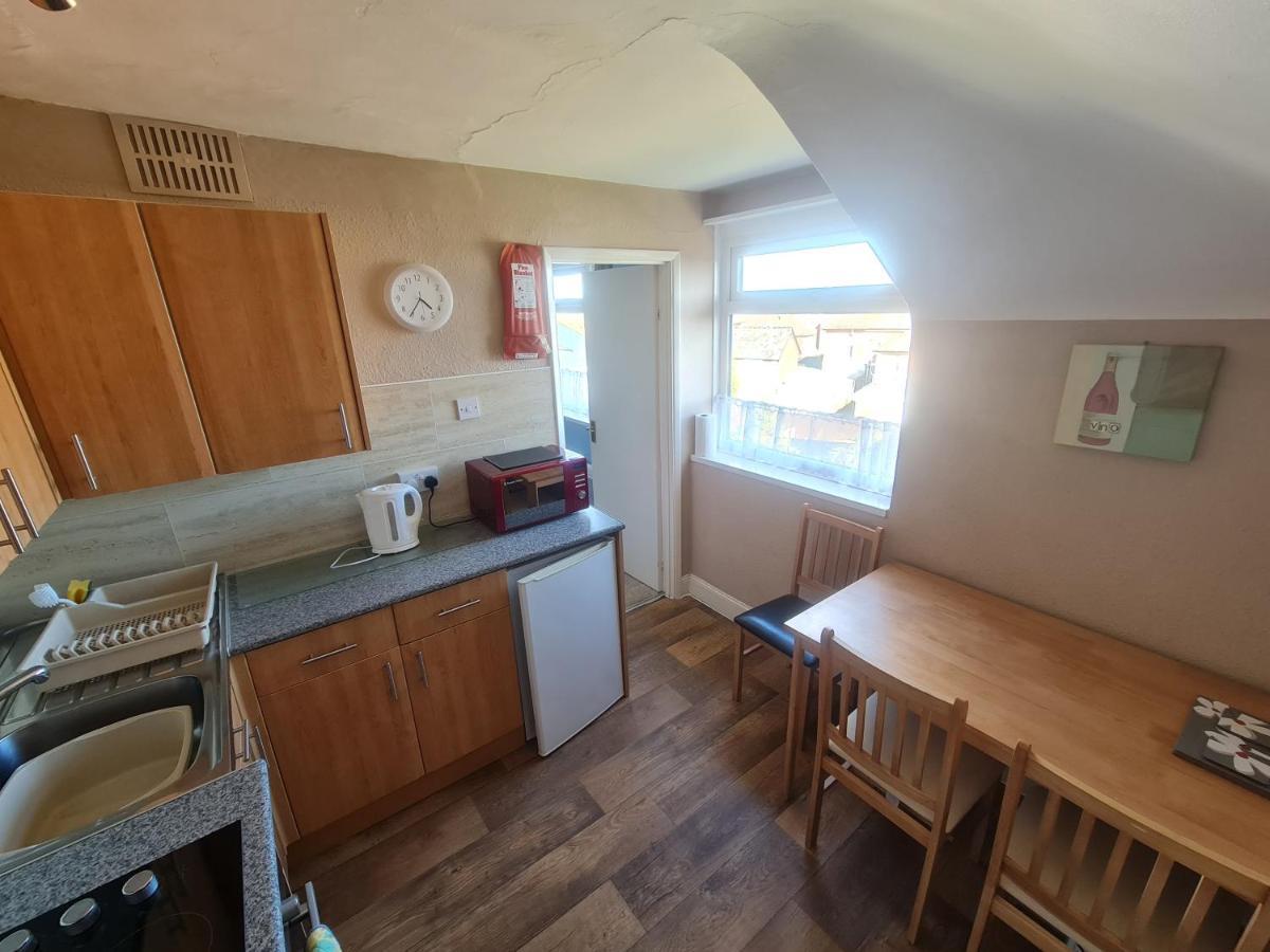 Parterre Holiday Apartments Sandown Bagian luar foto