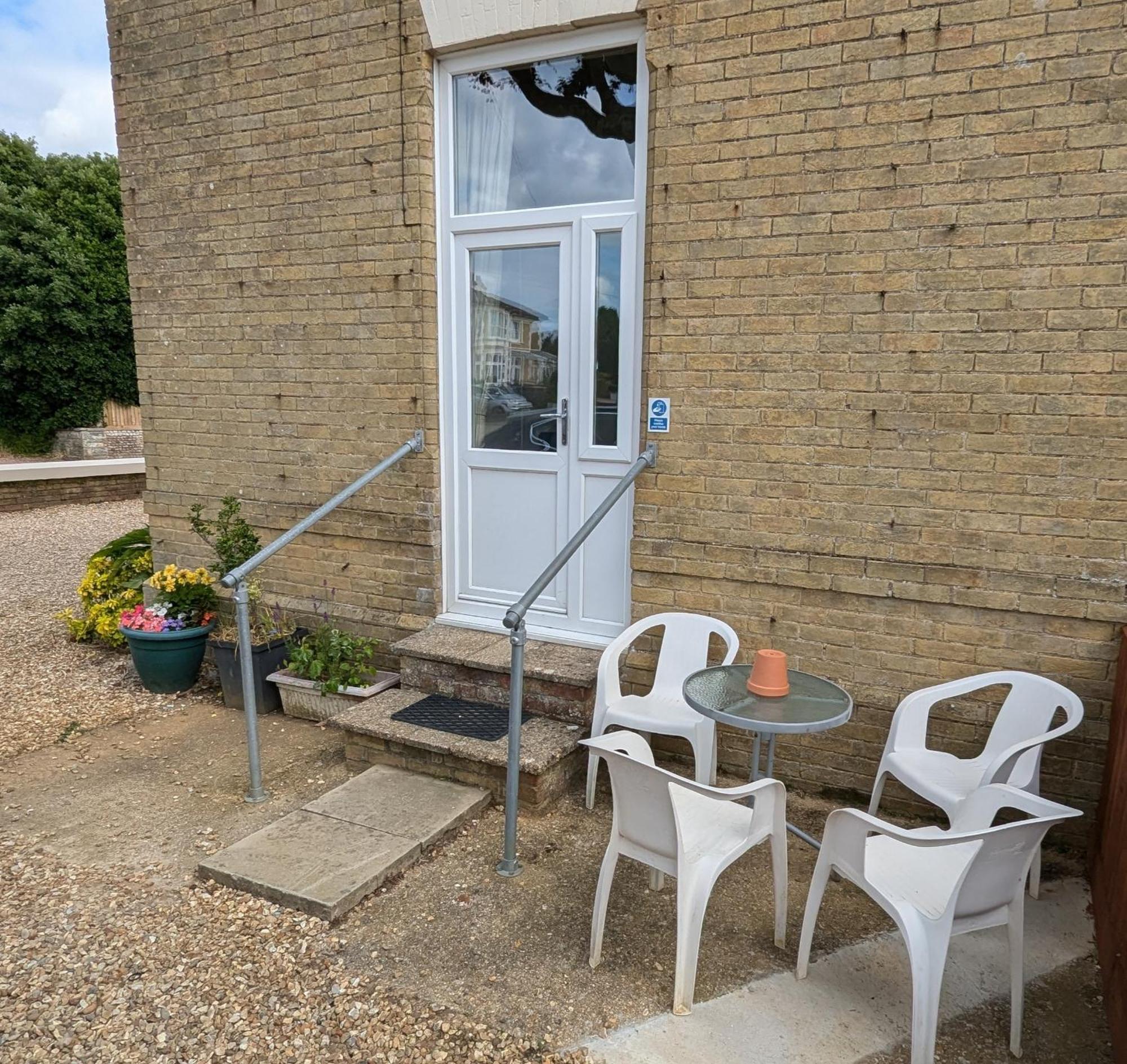 Parterre Holiday Apartments Sandown Bagian luar foto